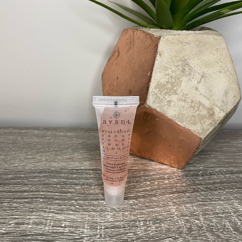Velvet Perfecting Rose Sugar Lip Scrub